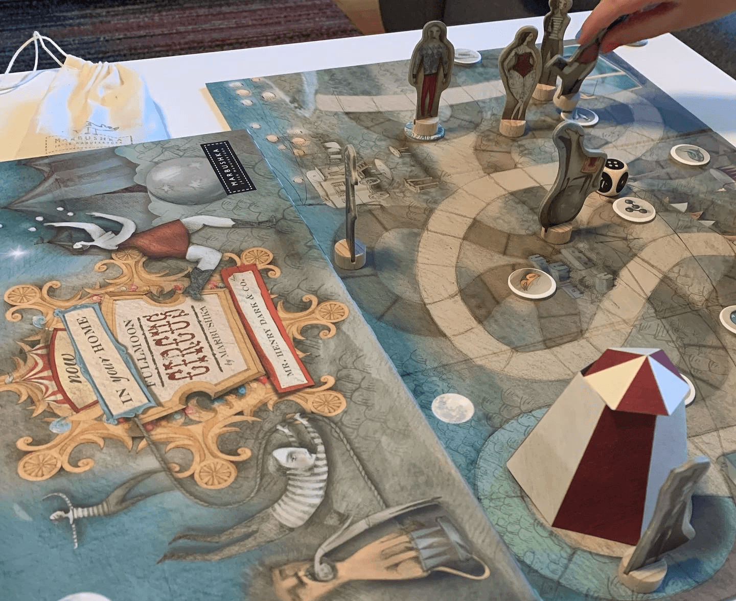 Dogs & Homes board game by Marbushka